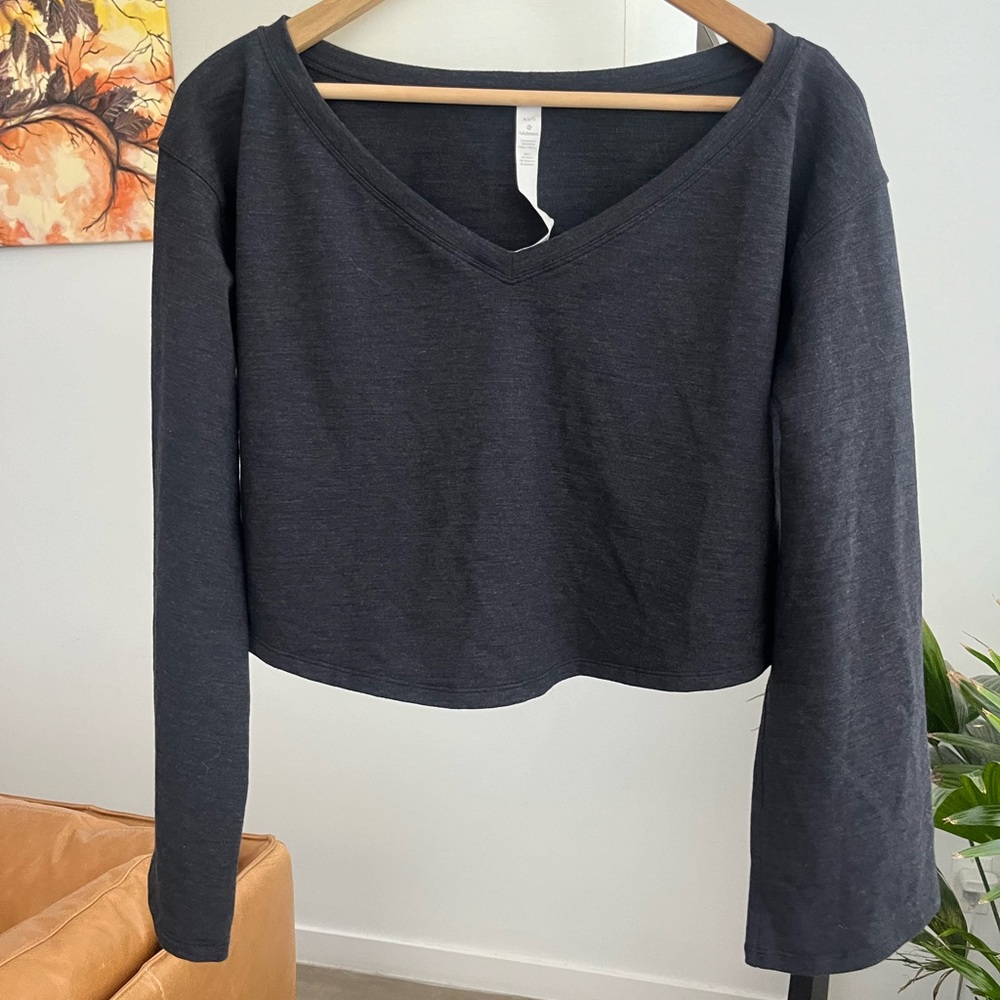 Lululemon Show Your Depth Long Sleeve - Picture 3 of 5